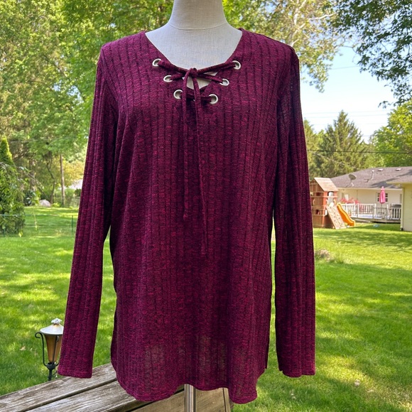 Chenault Womens Lightweight Vee Neck Sweater in
Berry/Black, Sz. XXL - Picture 1 of 14